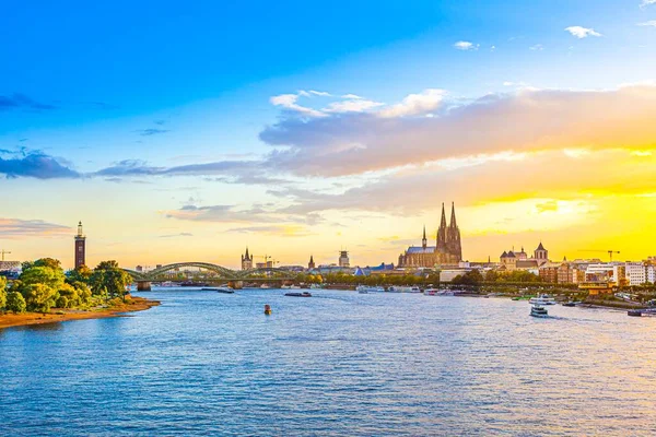 Coucher Soleil Spectaculaire Cologne Avec Dôme Rhin — Photo