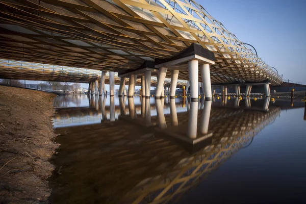Eisenbahnbrücke über einen Fluss — Stockfoto