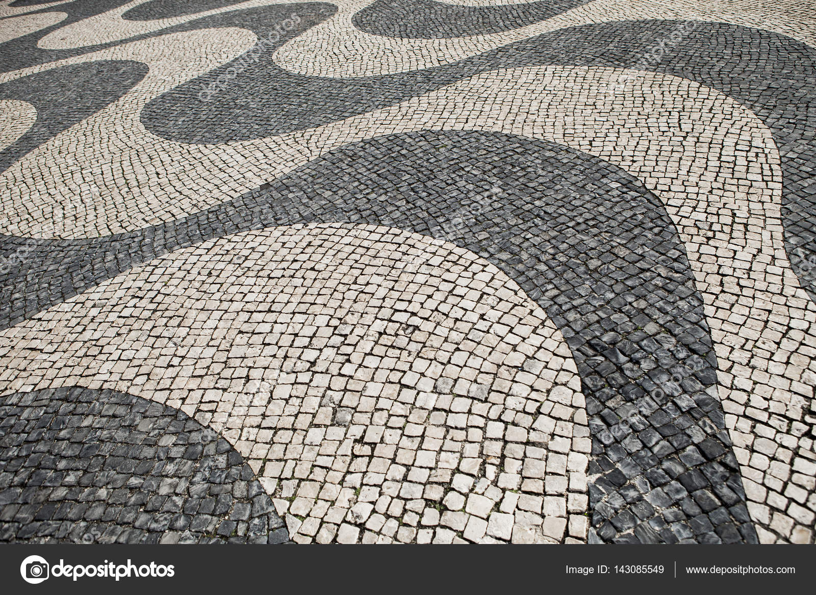 pflastersteine in ein winken schwarz wei muster auf einer strae in belem lissabon foto von infomarcelmaaktfotoosnl - Pflastersteine Muster Bilder pflastersteine in ein winken schwarz wei muster auf einer strae in belem lissabon foto von infomarcelmaaktfotoosnl - Pflastersteine Muster Bilder