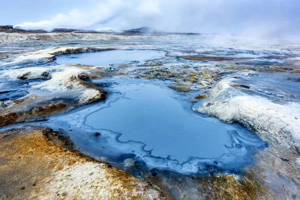 Hverir évents à vapeur en Islande — Photo