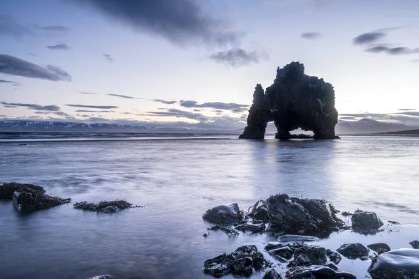 在冰岛的恐龙岩石海滩 — 图库照片