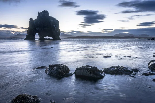 在冰岛的恐龙岩石海滩 — 图库照片