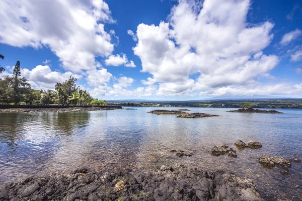 Malownicze cove waterfront Hawaje — Zdjęcie stockowe