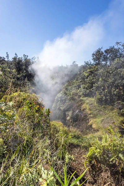 Ventilação a vapor vulcânica no Hawai — Fotografia de Stock