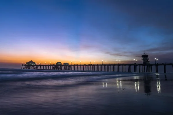Soirée sur la jetée de Huntington Beach — Photo