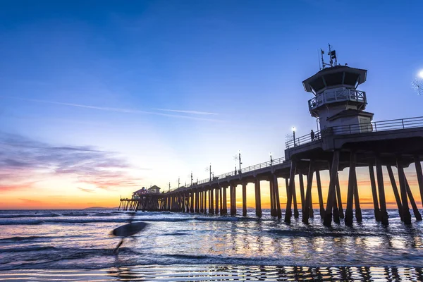 Huntington Beach Pier bei Sonnenuntergang — Stockfoto