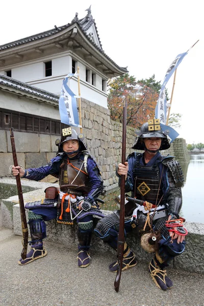 Japanese samurai with old rifle — Stock Photo, Image