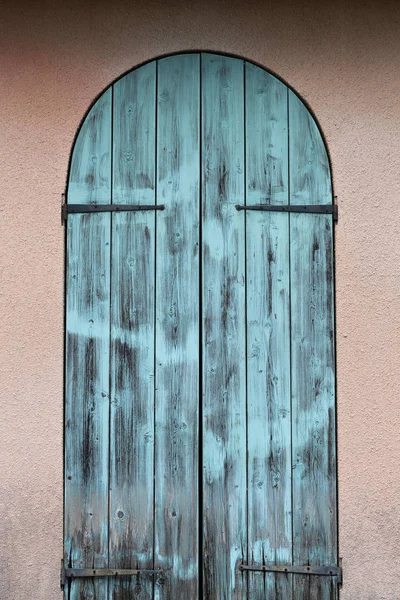 Alte blaue Holztür — Stockfoto