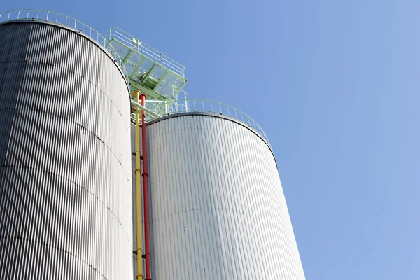 Silo de armazenamento industrial — Fotografia de Stock