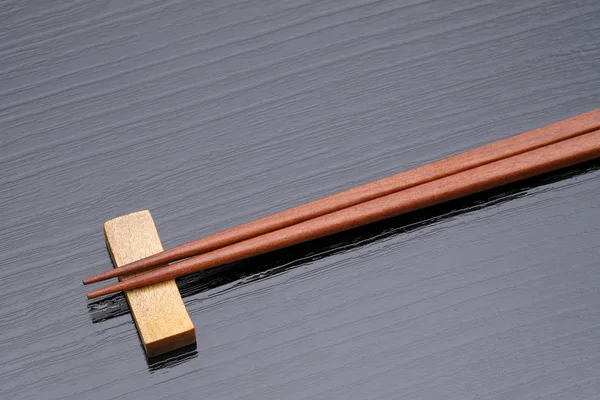 Yemek çubukları dinlenme ve yemek çubukları 