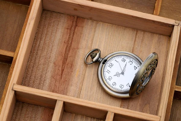 Reloj de bolsillo antiguo —  Fotos de Stock