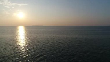 Hava drone uçuş, deniz akşam sakin, dolly