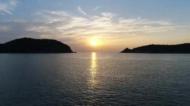 Hava uçağı geri çekilme olarak deniz akşam Sakinliğin uçan,