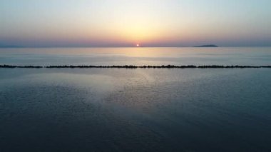 Hava drone uçuş, havadan görünümü, önceden yer deniz akşam Sakinliğin 