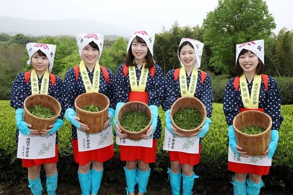 Kagawa Japan April 2018 Ung Japansk Kvinna Med Traditionella Kläder — Stockfoto