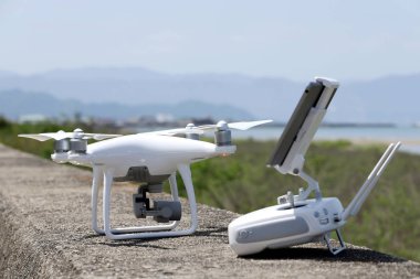 Drone ve Uzaktan kumanda, havadan fotoğraf ve video için aracı