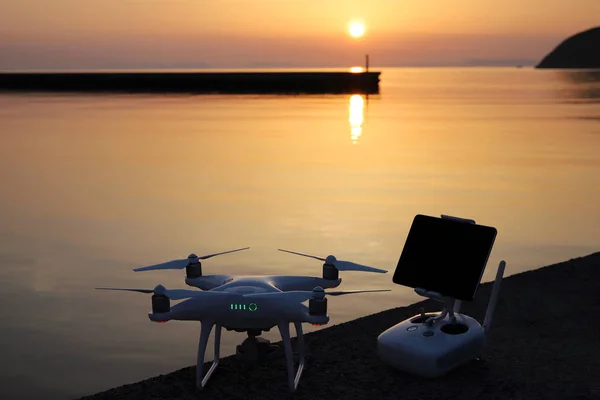 Drone Telecomando Strumento Foto Aeree Video Sullo Sfondo Del Paesaggio — Foto Stock