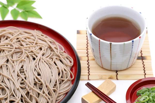 Japanese Zaru Soba Noodles Wooden Plate White Background — Stock Photo, Image