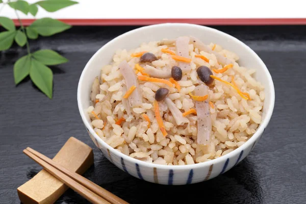 Japanisches Essen Takikomi Gohan Gekochter Reis Auf Schwarzem Tisch — Stockfoto