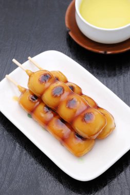 Japon şekerleme, Geleneksel tatlı görüntü için Mitarashi dango 