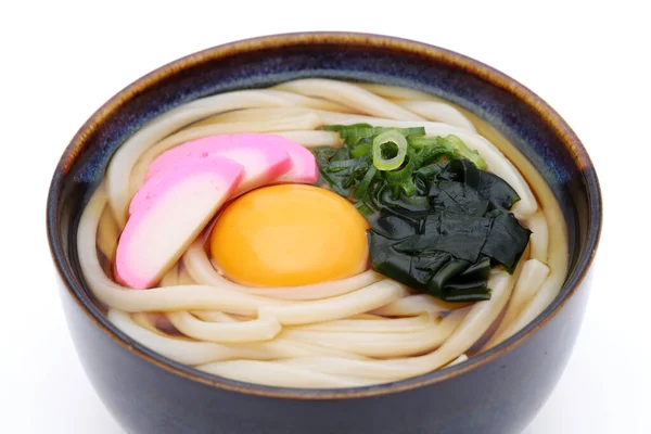 Close Van Japanse Tukimi Udon Noedels Een Kom Witte Achtergrond — Stockfoto