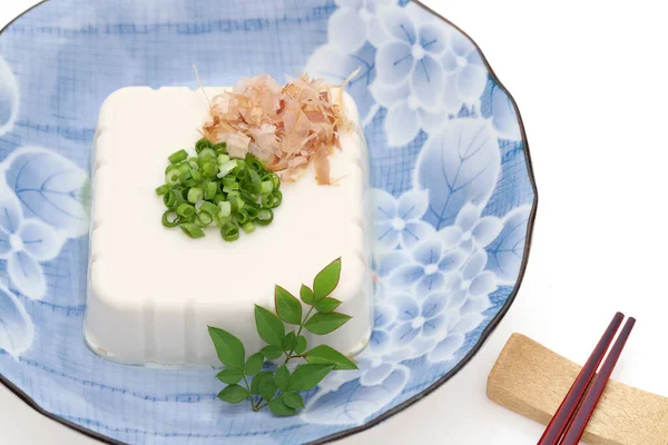 Comida Japonesa Tofu Frio Macio Japonês Uma Tigela Fundo Branco — Fotografia de Stock