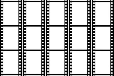 Beyaz arkaplanda izole edilmiş 35 mm 'lik bir film şeridi   