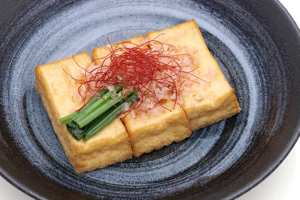 Comida Japonesa Idade Tofu Cozinha Prato Fundo Branco — Fotografia de Stock