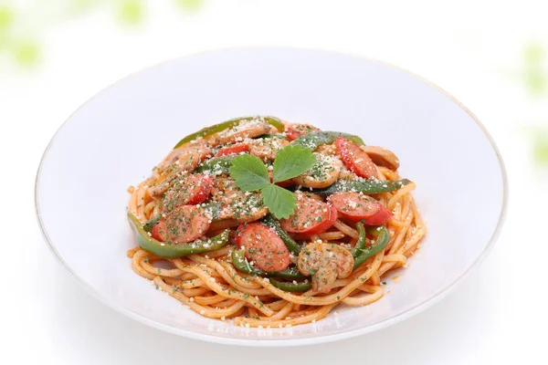 Espagueti Naporitano Japonés Con Salsa Tomate Plato Sobre Fondo Blanco —  Fotos de Stock