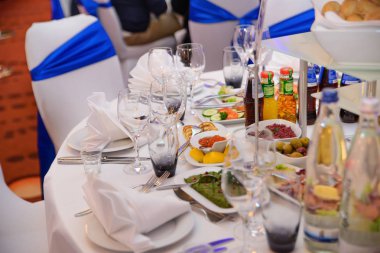 İyi bir şekilde dekore edilmiş düğün tablo