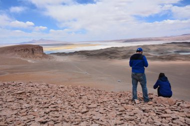 Kayalar ve dağlar Atacama Çölü, Şili'deki manzara