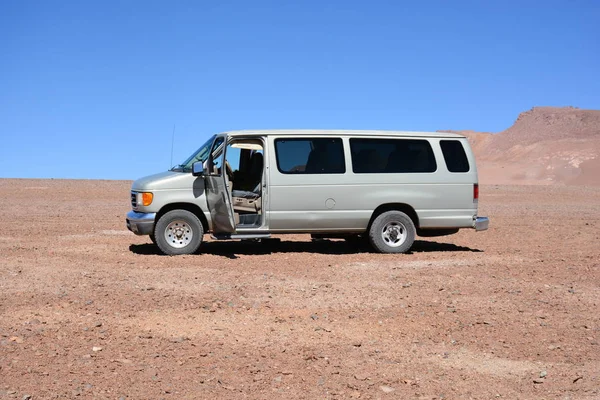 Peyzaj ve Şili'deki Atacama Çölü gölde tuz daireler