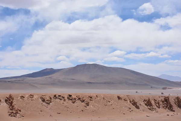 Felsen- und Gebirgslandschaft in der Atacama-Wüste, Chile — Stockfoto