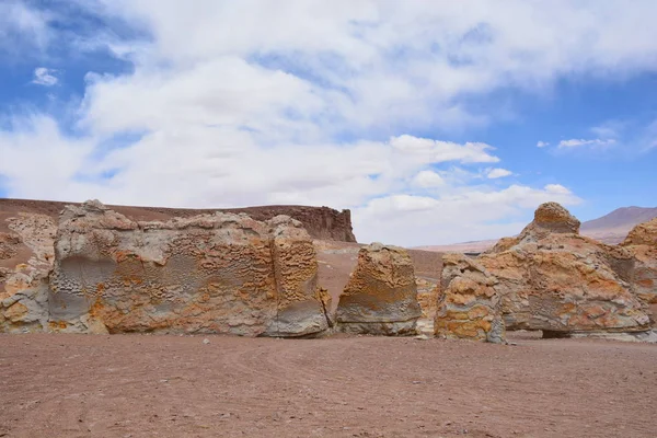 Kayalar ve dağlar Atacama Çölü, Şili'deki manzara — Stok fotoğraf