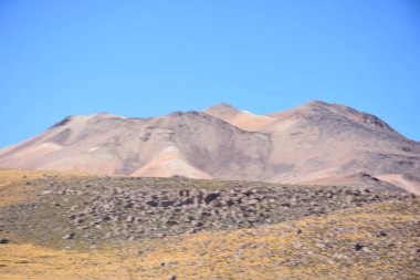 manzara Vadisi ve dağ silsilesi Atacama Çölü Şili