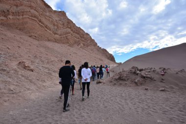 manzara Vadisi ve dağ silsilesi Atacama Çölü Şili