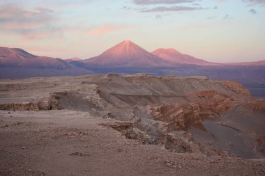 Atacama Çölü Şili'günbatımı bulutlar