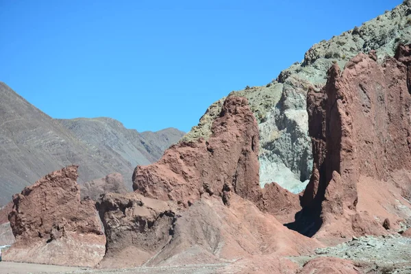 Τοπίο, βουνά και φύση στην έρημο Ατακάμα της Χιλής — Φωτογραφία Αρχείου