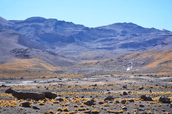 Táj hegy és völgy a Chilei Atacama-sivatag — Stock Fotó