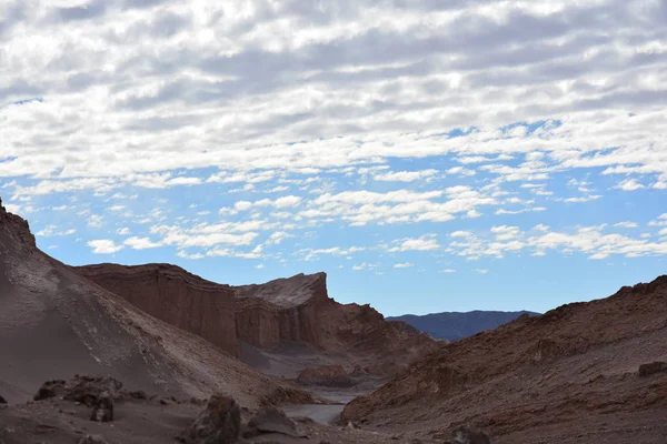 Krajina údolí a horské pásmo v poušť Atacama Chile — Stock fotografie