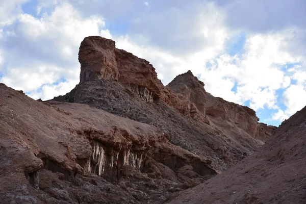 山与谷在智利阿塔卡马沙漠的景观 — 图库照片