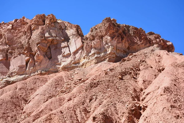 Landskap av skulptur och bergen i Atacamaöknen Chile — Stockfoto
