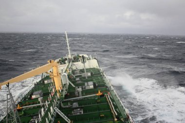 Petrol tankeri gemi derin denize yelken