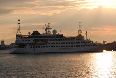 Malezya bir limanda yelken gemisi cruise