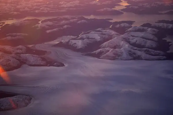 Vista aérea de geleiras, montanhas e vale na Patagônia, Chile — Fotografia de Stock