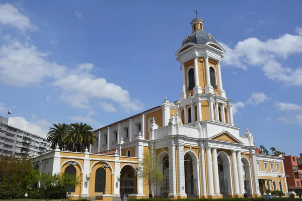 Kathedraal en de kerk in Santiago, Chili — Stockfoto
