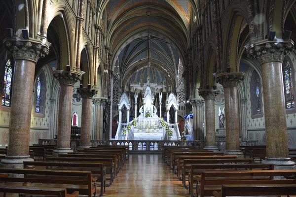 Catedral e iglesia cristiana en Santiago Chile — Foto de Stock