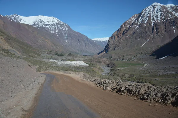 Landschaft aus Bergen und Tälern in Chile — Stockfoto