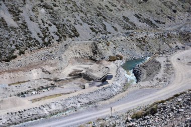 Nehir, dağ ve vadi http://www.Voices.no/mainissues/mi40008000288.php Şili