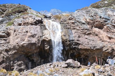 Şelaleler http://www.Voices.No/mainissues/mi40008000288.php Şili